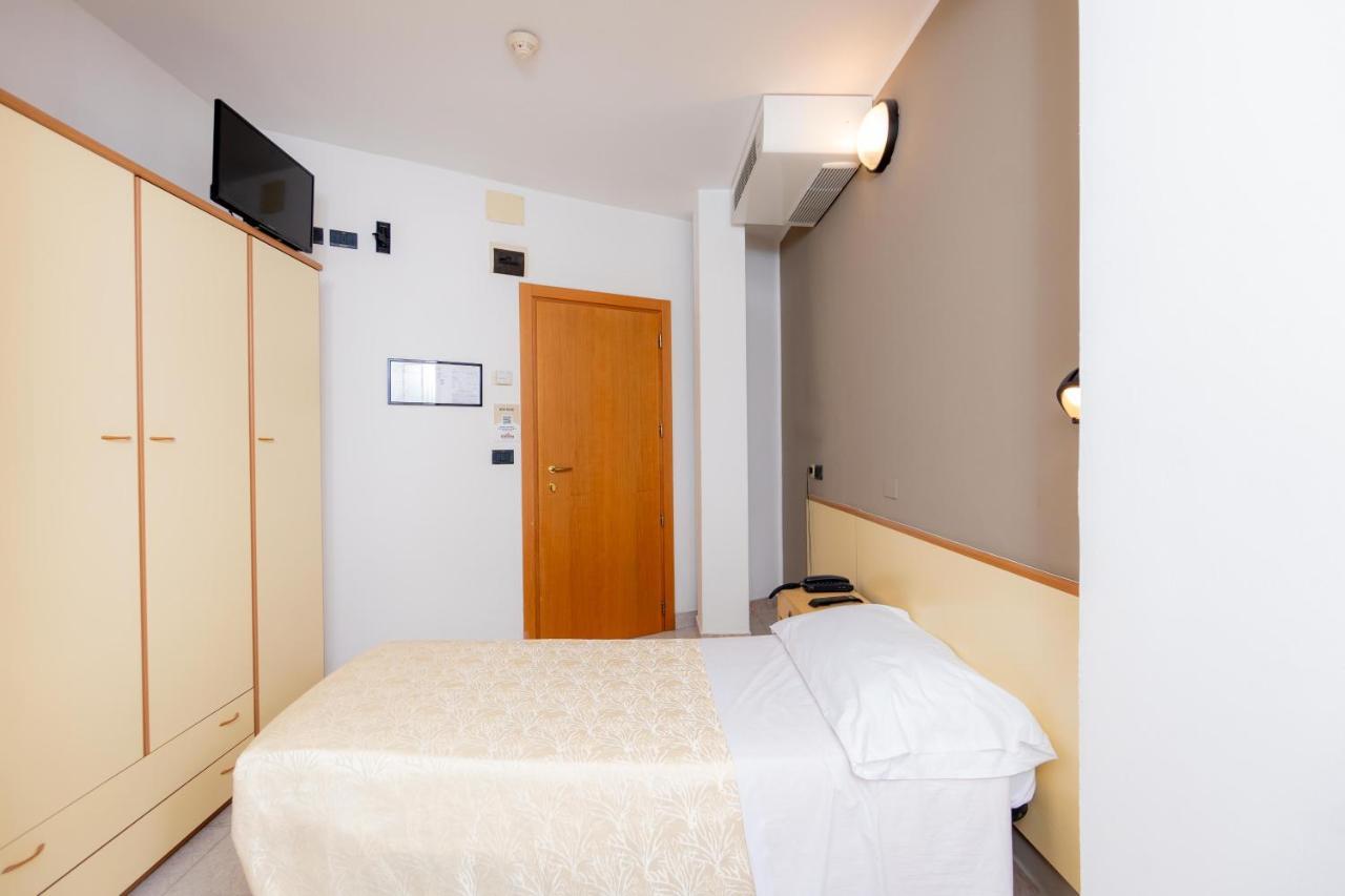 Hotel Galileo Rimini Eksteriør billede